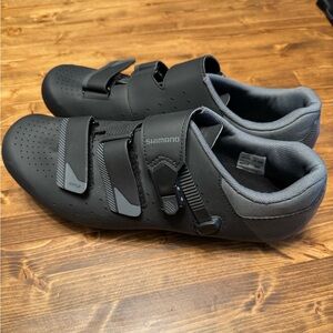 Shimano men’s cycling shoes